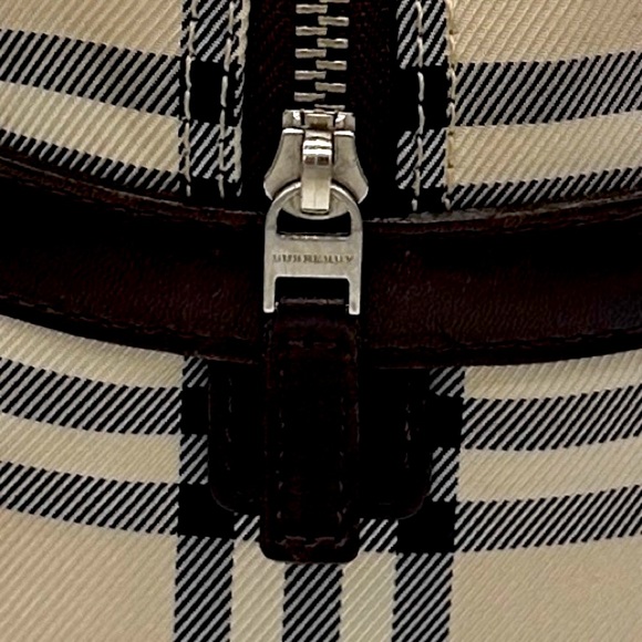 BURBERRY Classic Beige Nova Check Dome Bowler Bag - Picture 15 of 15